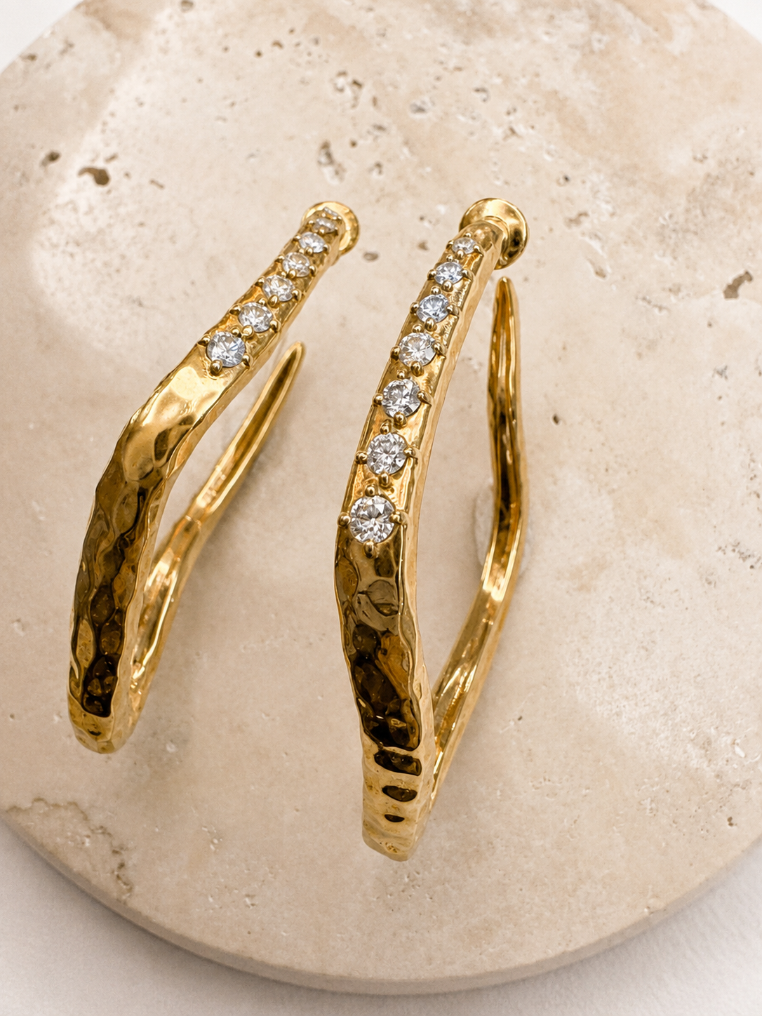 HAMMERED FLOW HOOP EARRINGS