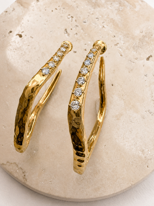 HAMMERED FLOW HOOP EARRINGS