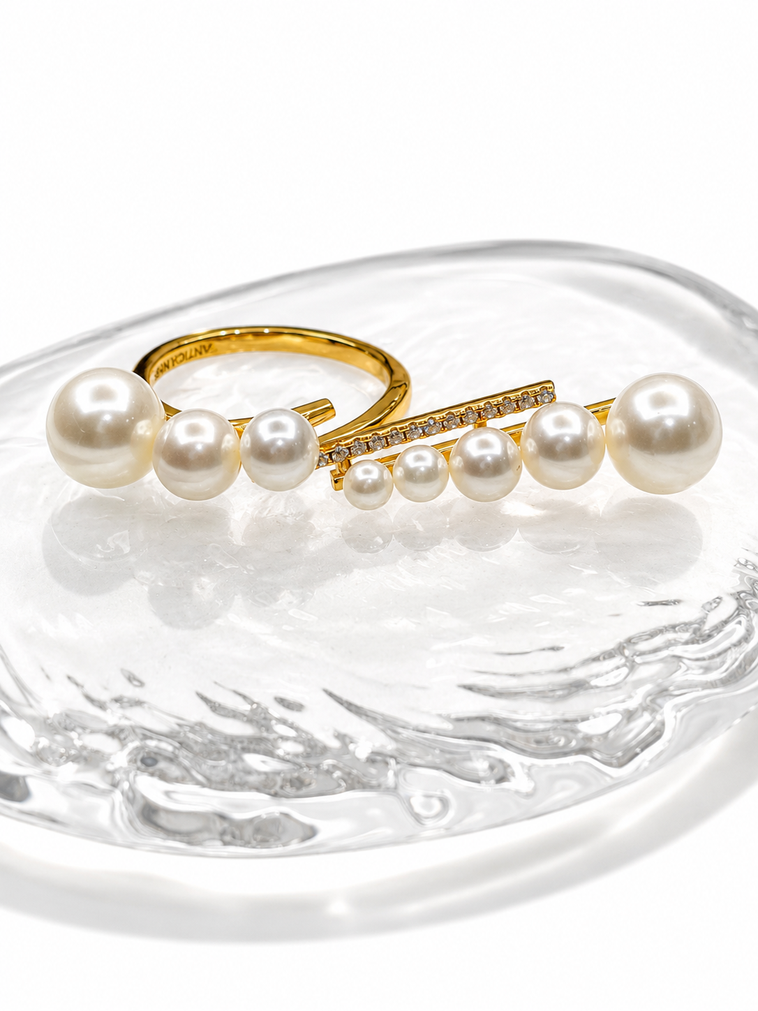 NINE PEARL RING